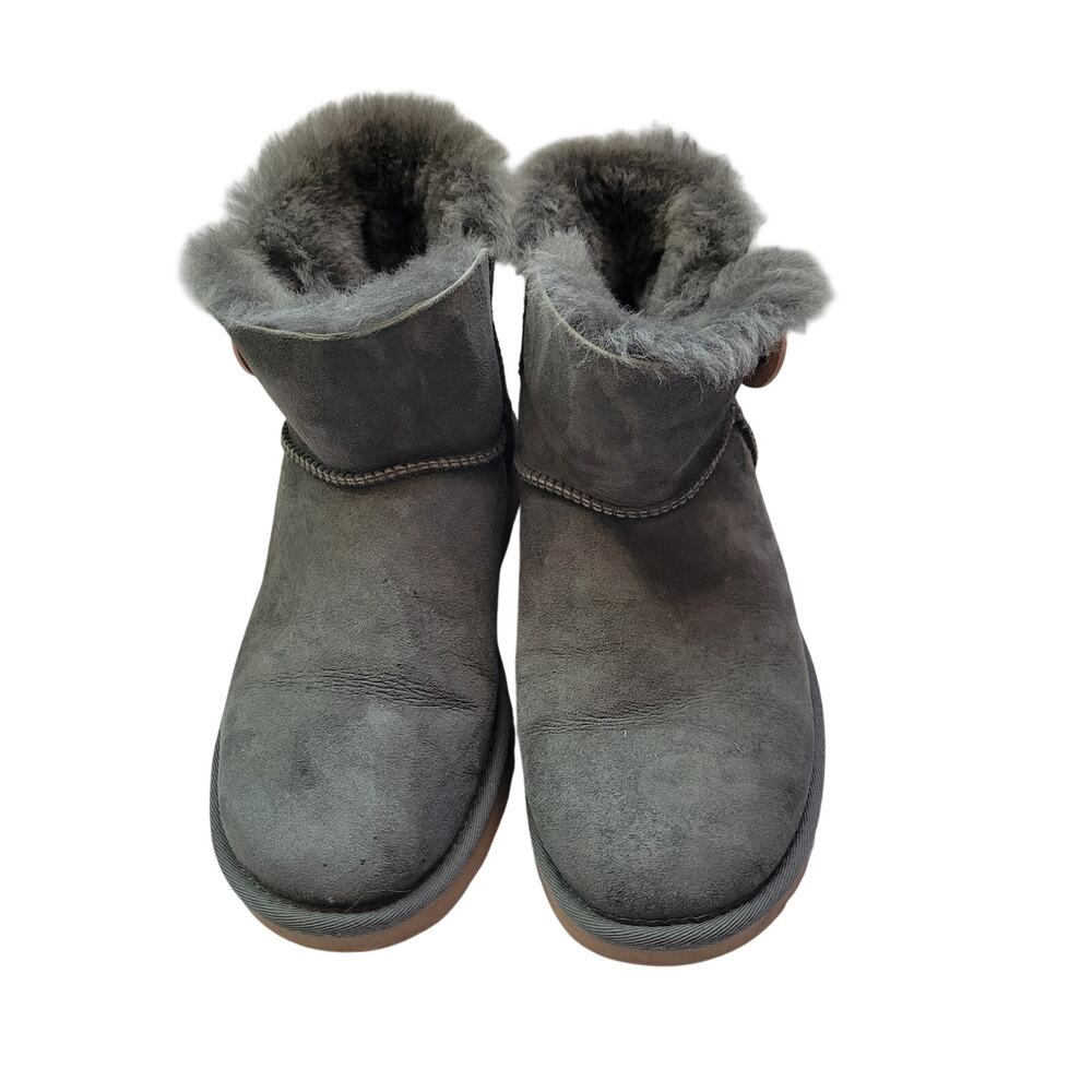 Ugg Women's Mini Bailey Button 11 Green Suede Boots Size 9M  7626-2958